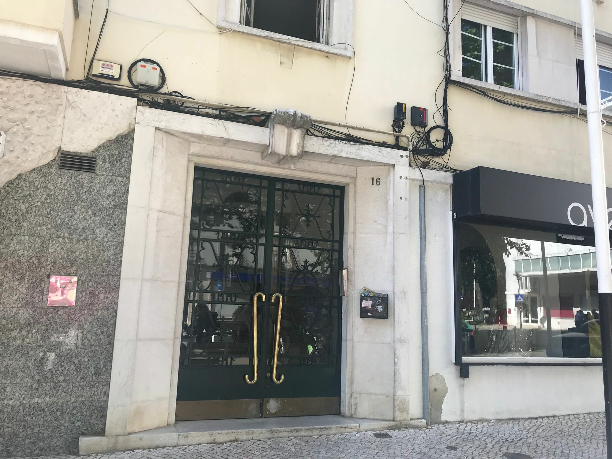Good Time Airport In Lisbon Hotell Exteriör bild